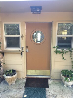 Exterior detail - Stunning Waterfront View and Quiet Getaway on Intracoastal Waterway (Pensacola)