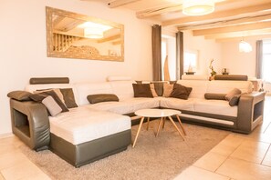 TV, stereo - Nice house private pool in charming village crossed by the canal   (Sallèles-d'Aude)