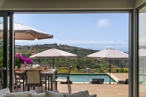 Outdoor dining - Premium contemporary countryside villa | BellaVita (Raposeira Do Logarinho)