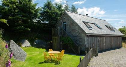 Dartmoor Barn on North Hessary Tor