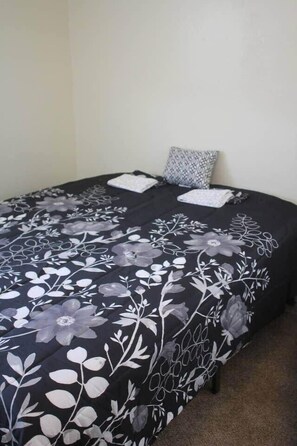 1 bedroom, iron/ironing board, WiFi, bed sheets - 1 bedroom apartment within sight of Fort Sill (Lawton)