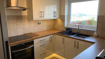 Fridge, microwave, oven, coffee/tea maker