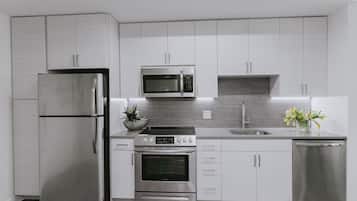 Estúdio superluxo | Cozinha privada | Geladeira grande, fogão, cooktop, lava-louças