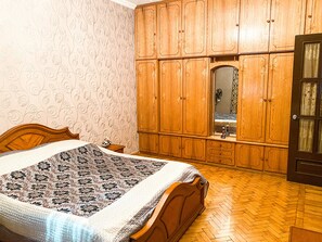 2 slaapkamers, een strijkplank/strijkijzer, wifi