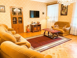 TV - TBILISI LUXURY APARTMENT (Tbilisi)