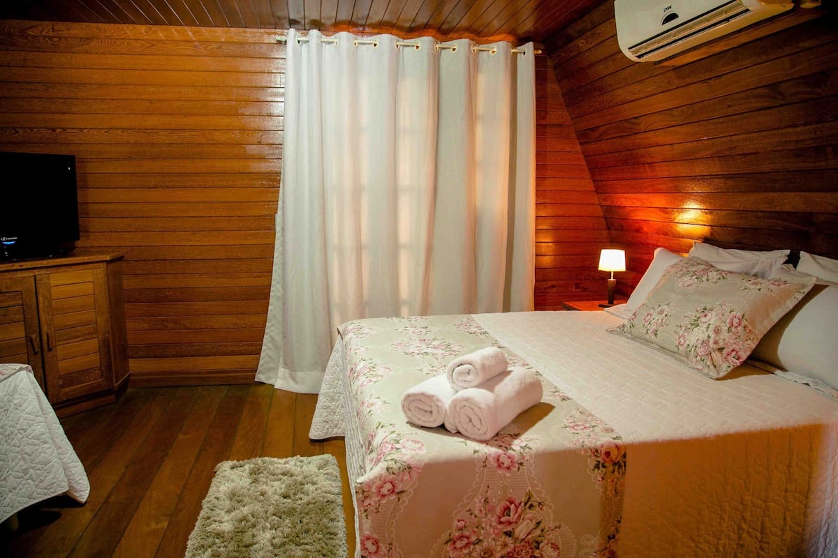 1 bedroom, premium bedding, minibar, in-room safe