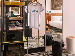 Ropa de cama de alta calidad y minibar 