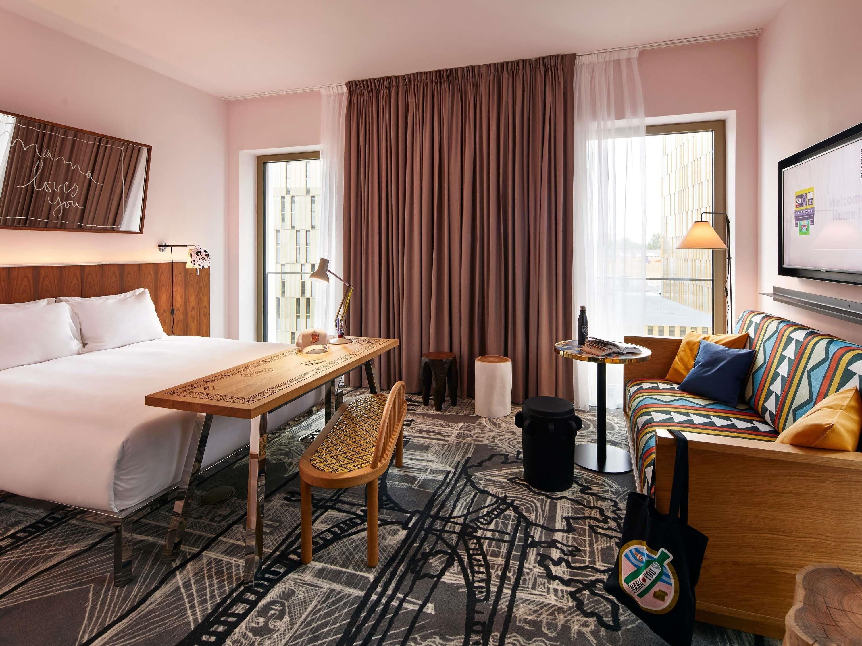 双人房, 1 张大床 (Large Mama) | 高档床上用品、迷你吧、客房内保险箱、办公桌