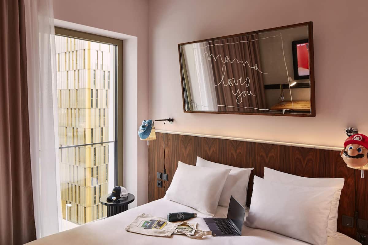 double room, 1 double bed (medium mama) | premium bedding, minibar, in-room safe, desk