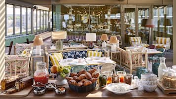 Daily buffet breakfast (EUR 26 per person)