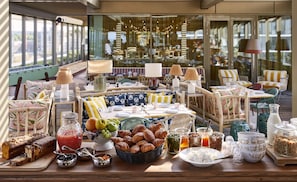 Daily buffet breakfast (EUR 25 per person)