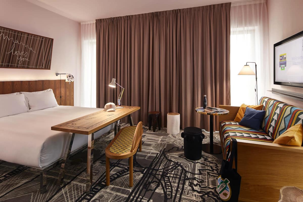 Dobbeltværelse - 1 queensize-seng (Large Mama) | 1 soveværelse, premium-sengetøj, minibar, pengeskab på værelset