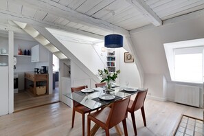 Dining - Le Marco Polo - One Bedroom Apartment, Sleeps 2 (Saint-Malo)