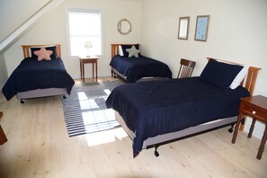 4 bedrooms, iron/ironing board, free WiFi, bed sheets