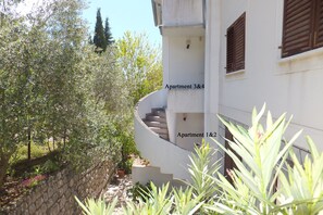 Property grounds - Apartment 4, 35 m² (2+1) (Supetarska Draga)