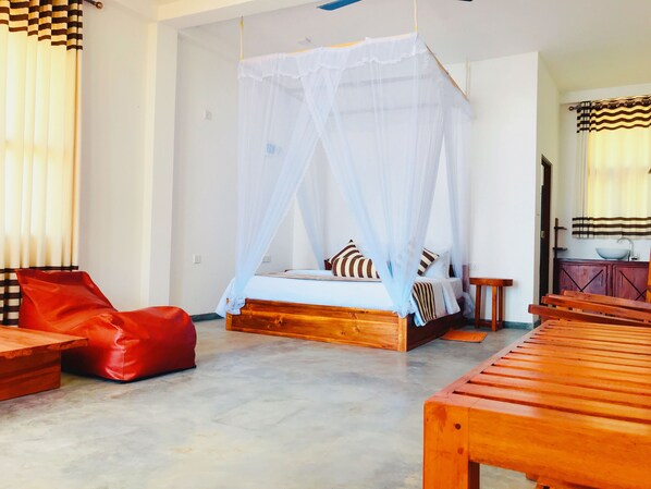 Minibar, trang trí khác biệt, trang bị nội thất với thiết kế riêng biệt