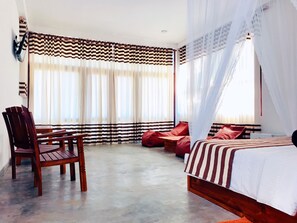 Minibar, trang trí khác biệt, trang bị nội thất với thiết kế riêng biệt