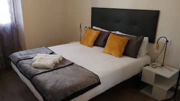 2 slaapkamers, een strijkplank/strijkijzer, wifi, beddengoed