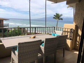 Outdoor dining - Stunning Sunsets and Direct Oceanviews at Paki Maui (Lahaina)