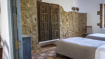 Casa de campo superior | 5 habitaciones, tabla de planchar con plancha y ropa de cama