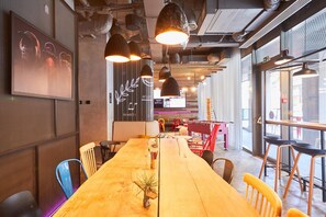 Restaurant - Moxy Bucharest Old Town (Bucharest)