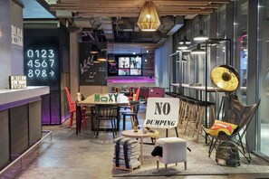 Dining - Moxy Bucharest Old Town (Bucharest)