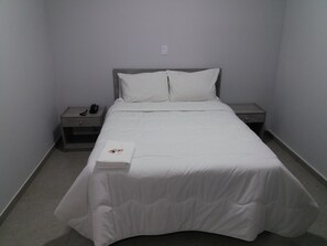 Room - John's Club Hotel (Mallet)