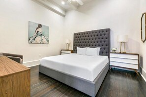 2 soverom, strykejern/-brett, sengetøy og rullestolvennlig