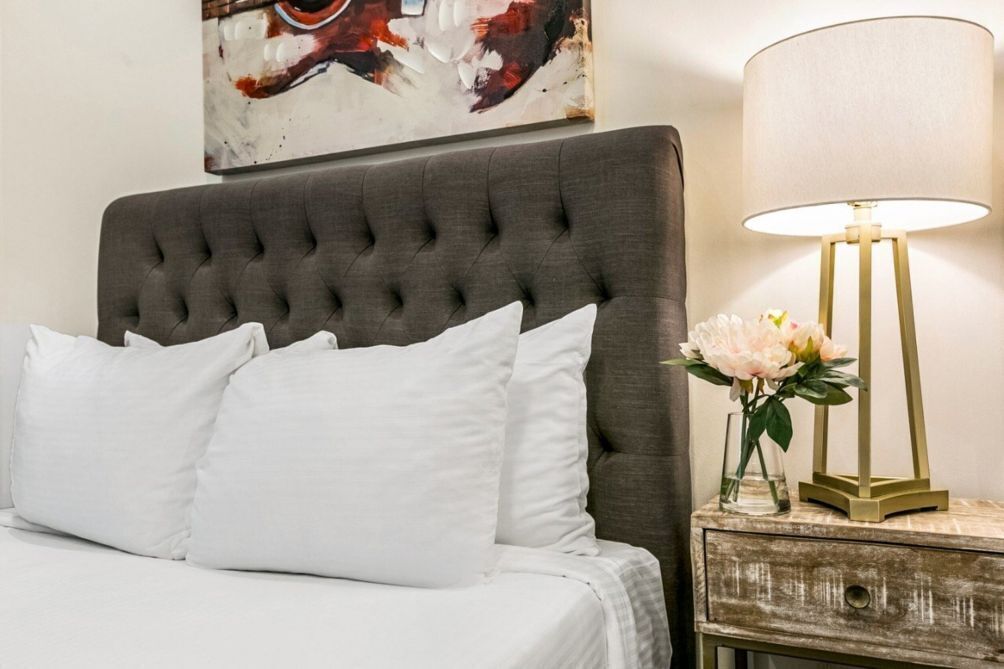 2 bedrooms, iron/ironing board, bed sheets, wheelchair access