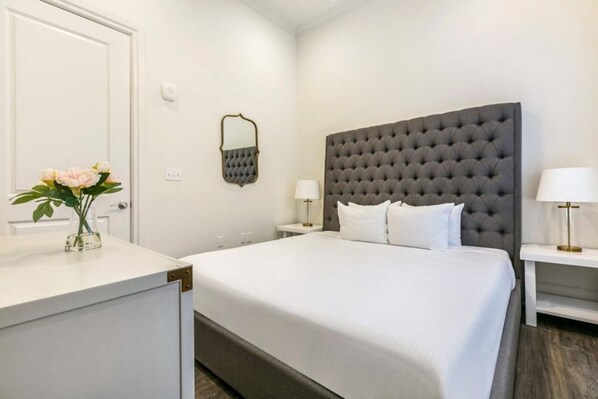 2 bedrooms, iron/ironing board, bed sheets, wheelchair access