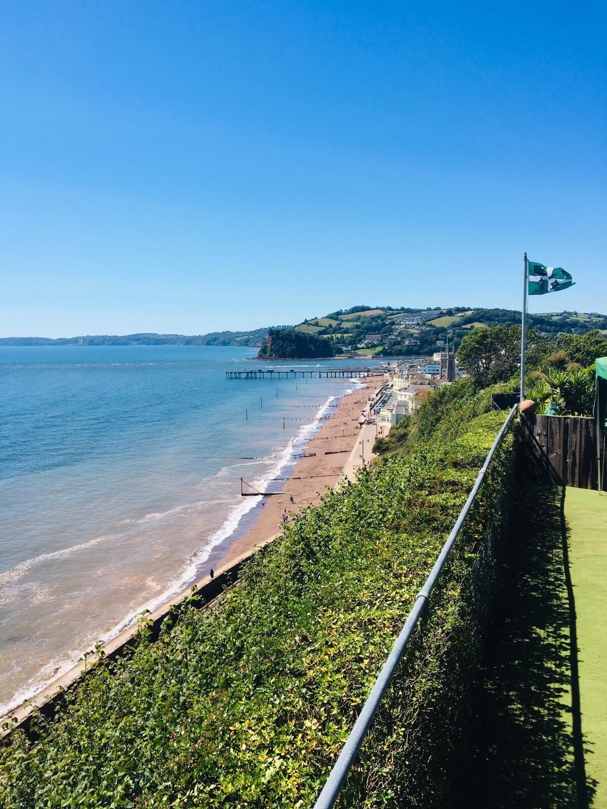 Plage, chaises longues