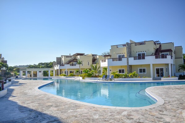 Unclassified image, 1 of 7, button - La Palmas Residences Roatan (Roatan)