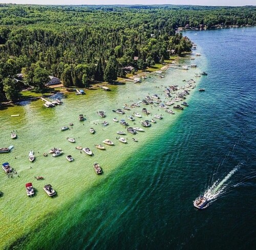 Beautiful Hubbard Lake Waterfront Cottage #2