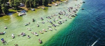 Beautiful Hubbard Lake Waterfront Cottage #2