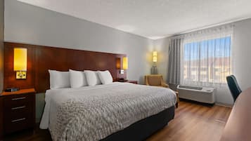 Standard Room, 1 King Bed, Non Smoking | Iron/ironing board, free WiFi, bed sheets