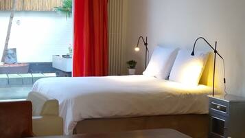 Apartemen Comfort, kamar mandi pribadi, area halaman | Didekorasi berbeda-beda dan dilengkapi dengan perabotan berbeda-beda