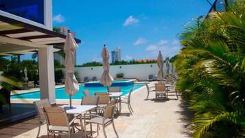 Outdoor pool, a heated pool