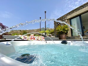 Bain à remous extérieur