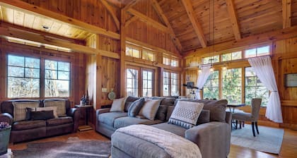 Peaceful Chalet at Trillium Lakes & Links/ Best Bedding Comfort/ 5 Star Reviews