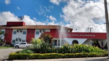 Fachada da propriedade