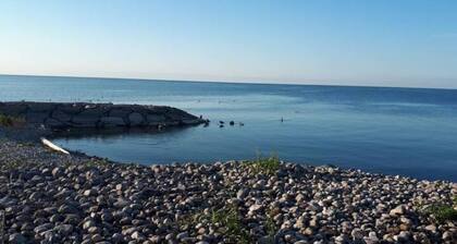 Private | Close to Lake | 30 Min. to Downtown| WIFI