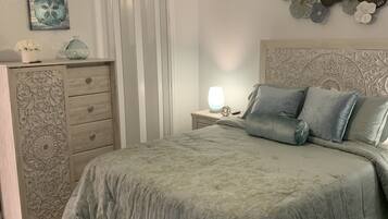 1 habitación, escritorio, tabla de planchar con plancha y wifi gratis