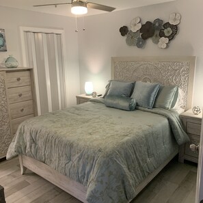 1 quarto, escrivaninha, ferros/tábuas de passar roupa, Wi-Fi de cortesia