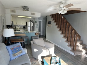 Smart TV - LOCATION LOCATION LOCATION. Directly across from public beach access (Gulf Shores)