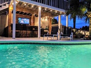 Outdoor pool, a heated pool