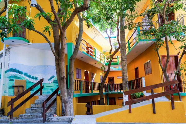 تفاصيل الفندق من الداخل