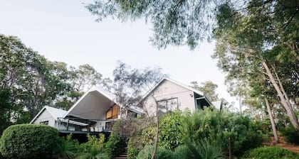 Idyll Estate—Bushland Gem with Spa & Tennis Court