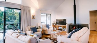Idyll Estate—Bushland Gem with Spa & Tennis Court