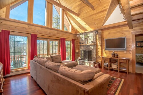 New listing - Beautiful Spacious Custom Log Cabin.