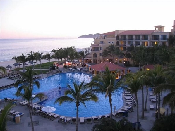 حمّام سباحة خارجي